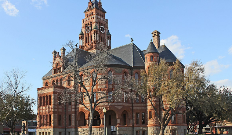 Ellis County Commissioners to Review Replat Application for Yarbrough's Yard in Waxahachie