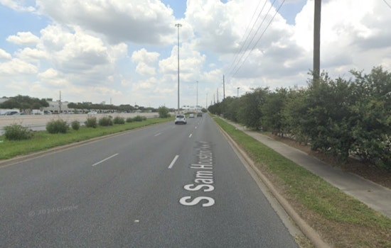 Fatal Multi-Vehicle Crash in Southeast Houston Spurs Search for Hit-and-Run Truck Driver