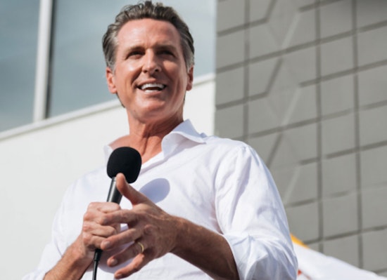 Governor Newsom Signs Order to Speed Up Aid for LA Firestorm Victims, Easing Red Tape