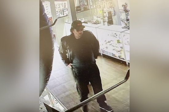 Hillsborough County Sheriff Seeks Public's Help to Identify Suspect in Tampa Smoke Shop Burglary