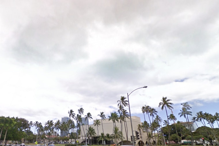 Honolulu Braces for Rain as Cold Front Approaches, NWS Issues High Surf Warning and Advisories