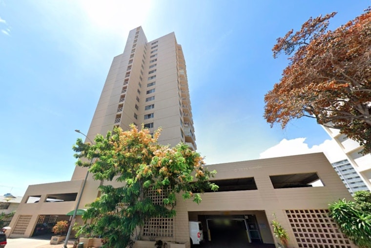 Honolulu Fire Department Swiftly Extinguishes Blaze at McCully's Kapiolani Royale High-Rise