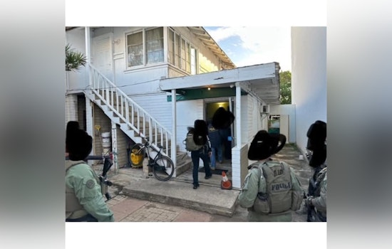 Honolulu Police Crack Down on Illegal Gambling, Seize Machines and Cash on Democrat Street