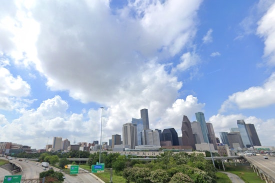 Houston Braces for Foggy Mornings and Warm, Humid Afternoons as Cold Front Looms Over Weekend