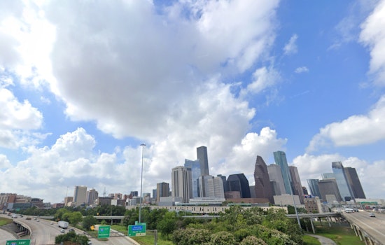 Houston Braces for Foggy Mornings and Warm, Humid Afternoons as Cold Front Looms Over Weekend