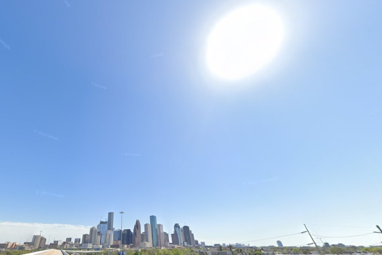 Houston Braces for Weather Rollercoaster as Sunny Washington's Birthday Gives Way to Chilly Rain and Arctic Front