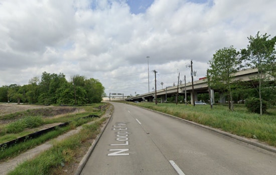 Houston Police Investigate Fatal Shooting on North Loop East Highway Following Crash