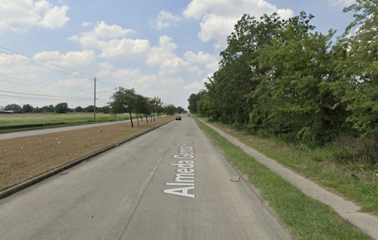 Houston Police Investigating After Pedestrian Fatally Struck by Car on Almeda Genoa Road