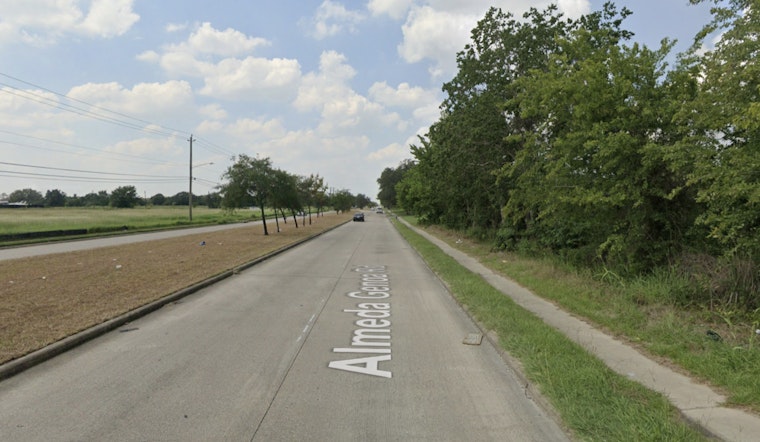 Houston Police Investigating After Pedestrian Fatally Struck by Car on Almeda Genoa Road
