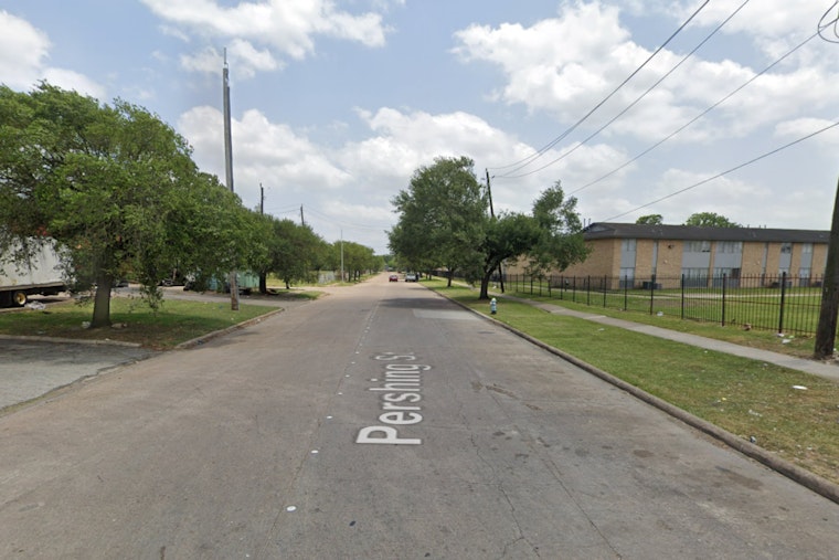 Houston Police Investigating Fatal Shooting on Pershing Street, Suspect on the Loose