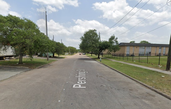Houston Police Investigating Fatal Shooting on Pershing Street, Suspect on the Loose