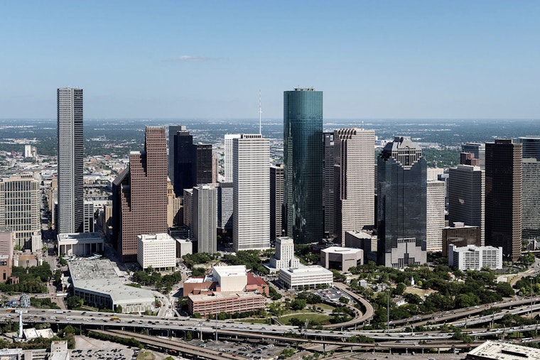 Houston Weather Week Ahead Features Drizzly Chill and Warmer Days with Sunny Skies