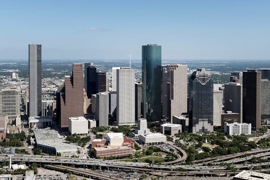 Houston Weather Week Ahead Features Drizzly Chill and Warmer Days with Sunny Skies