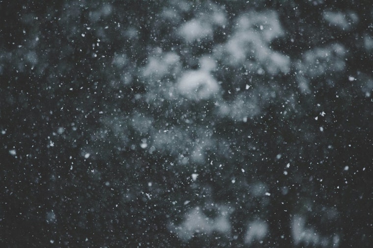 Indianapolis Braces for Wintry Mix and Chilly Week Ahead, NWS Cautions of Icy Roads