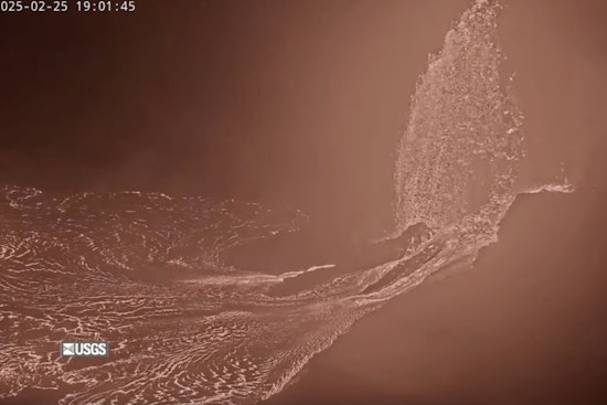Kilauea Volcano Marks 11th Eruption with Spectacular Lava Display in Hawaii