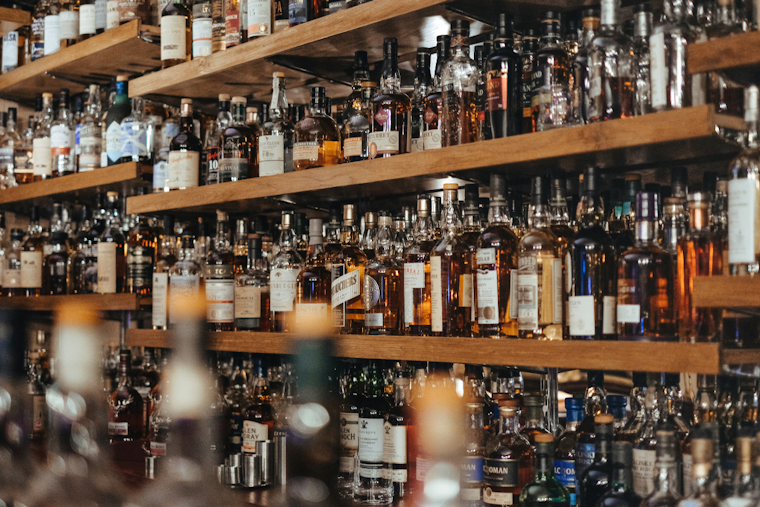 Kissimmee Debates Earlier 'Last Call' for Alcohol Sales Amid Public Safety and Economic Concerns