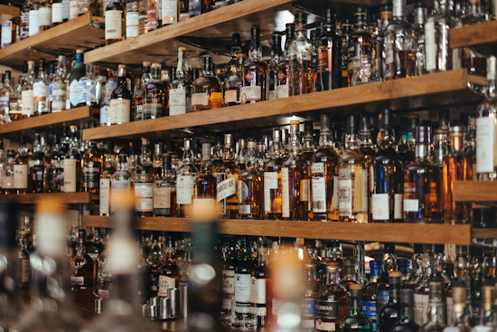 Kissimmee Debates Earlier 'Last Call' for Alcohol Sales Amid Public Safety and Economic Concerns