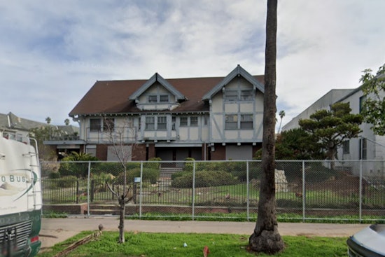 Los Angeles Fire Department Quickly Subdues Blaze at Vacant Pico-Union Home