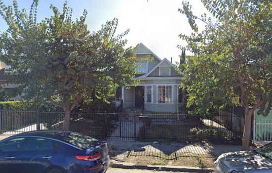 Los Angeles Firefighters Quickly Douse Vermont Square House Fire, No Injuries Reported