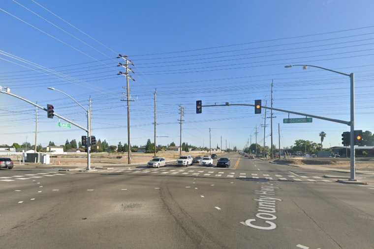 Major Injury Crash Leads to Road Closure in Modesto, Police Investigating