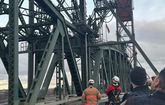 Man Charged After Overnight Stand-off on Portland's Hawthorne Bridge Tower