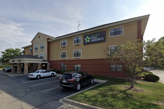 Man Fatally Shot at Sterling Heights Hotel in Suspected Targeted Incident, Suspect Arrested After Standoff