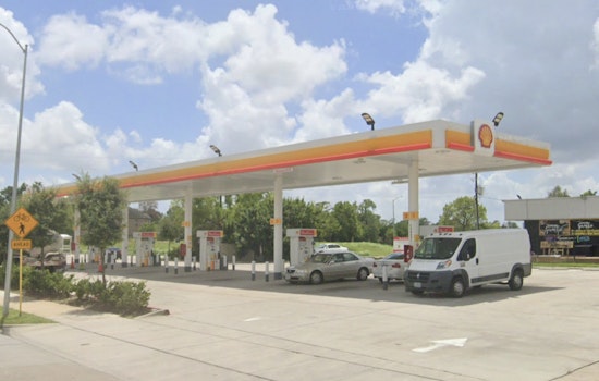 Man Fatally Shot During Confrontation at Houston Gas Station as Suspect Remains at Large