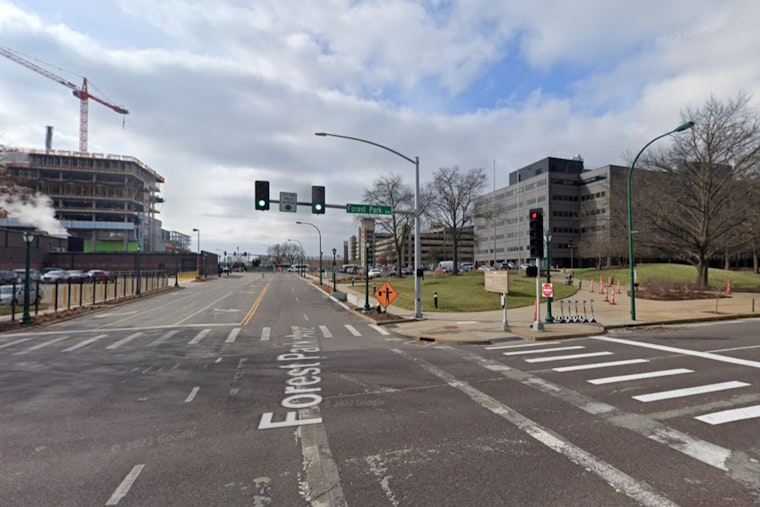 Man Hospitalized After Being Shot During Alleged Burglary in St. Louis as Shooter, a Convicted Felon, Admits to the Act