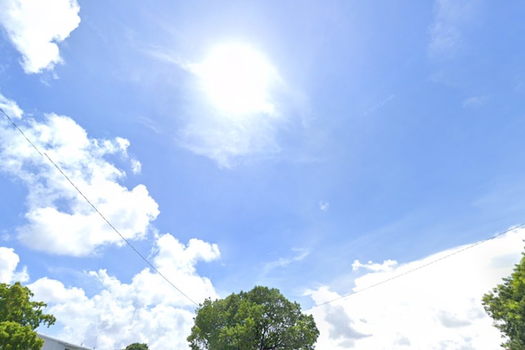 Miami Braces for Warm Weekend Before Expected Stormy Monday, Forecasters Warn