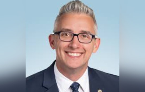 Milwaukee Alderman Voices Solidarity With Ukraine at Three-Year Commemoration Rally