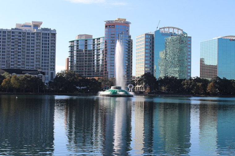 Orlando Weather Rollercoaster: Cool Start to Workweek with Midweek Warmup and Boating Warnings Issued