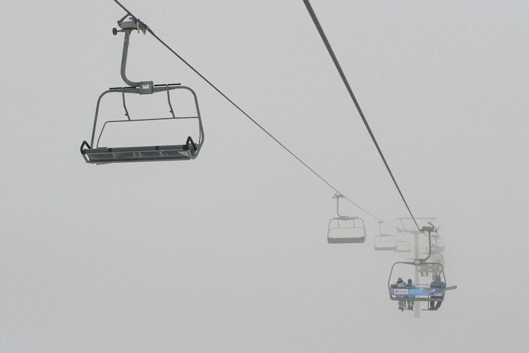 Over 100 Skiers Safely Evacuated After Ski Lift Malfunction at Pats Peak in New Hampshire Amid High Winds