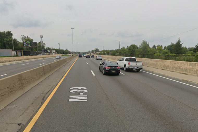 Overturned Semi Closes Lodge Freeway at M-39, Causing Major Delays in Detroit
