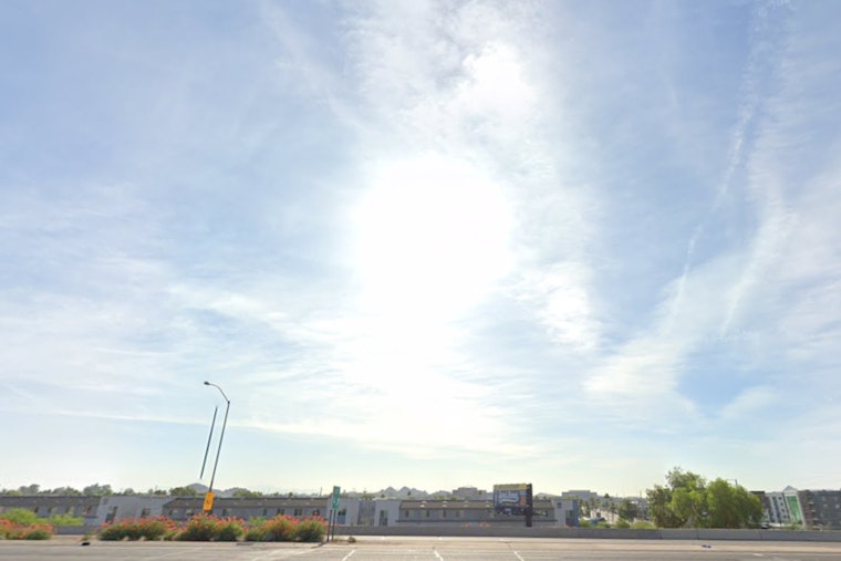 Phoenix to Enjoy Sunny Skies and Mild Temperatures with Rain on Horizon