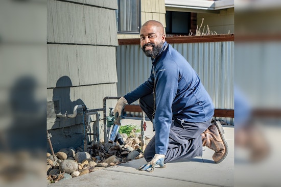 Sacramento Water Conservation Specialist Helps Residents Save Water and Money