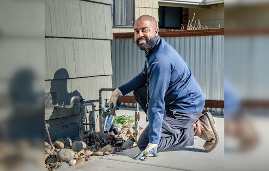Sacramento Water Conservation Specialist Helps Residents Save Water and Money