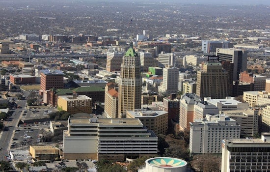 San Antonio Weather Forecasts Foggy Start with Clearing Skies and Rising Temperatures