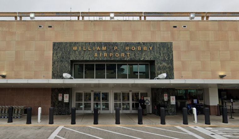 Southwest Flight Returns to Houston's Hobby Airport Due to Cabin Smoke Odor, Passengers Reaccommodated on Alternative Flight to Tampa