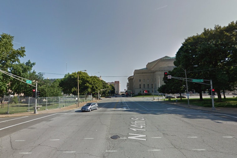 St. Louis Offers Emergency Heating Bus Station for Homeless Amidst Cold Weather Crisis