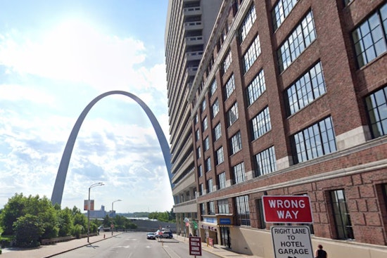 St. Louis to See Mixed Weather with Sunny Days and Possible Showers Ahead