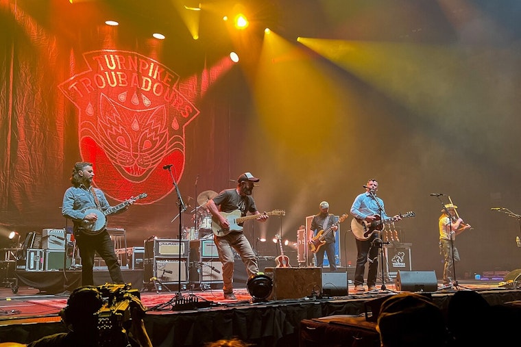 Turnpike Troubadours to Headline Illinois State Fair, Marking a Triumphant Return with "A Cat in the Rain"