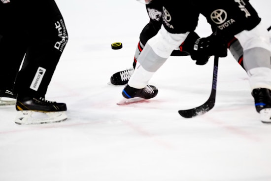 Vegas Golden Knights Extend Winning Streak to Three with Triumph Over Vancouver Canucks at T-Mobile Arena