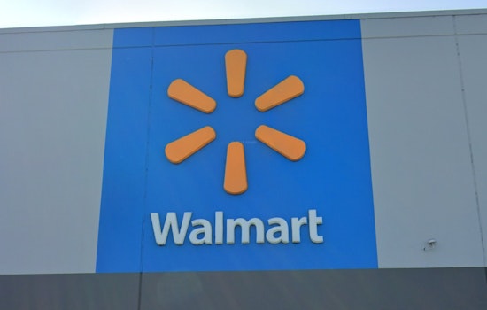 Wall Street Retreats on Walmart's Forecast Caution, Mixed Outcomes for Tech Giants and Global Markets