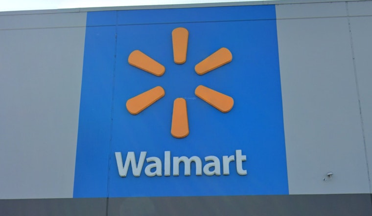 Wall Street Retreats on Walmart's Forecast Caution, Mixed Outcomes for Tech Giants and Global Markets