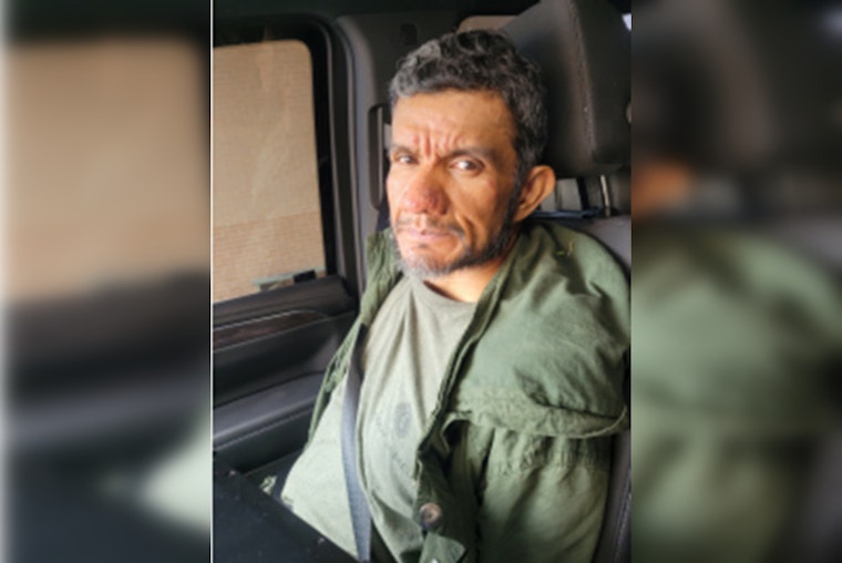 Wanted Man Charged with Human Smuggling After Traffic Stop Near Laredo, Texas
