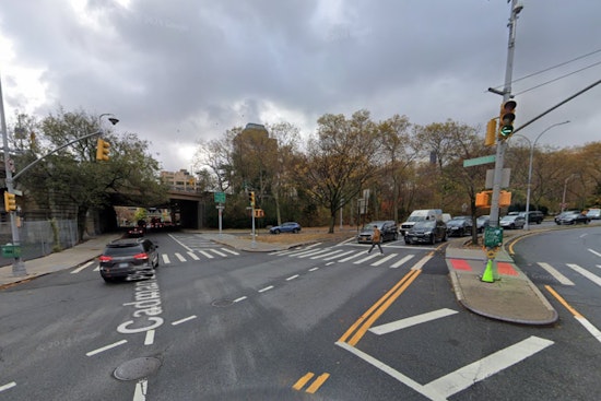 18-Year-Old Man Wounded in Shooting Near Brooklyn Bridge, Suspect at Large