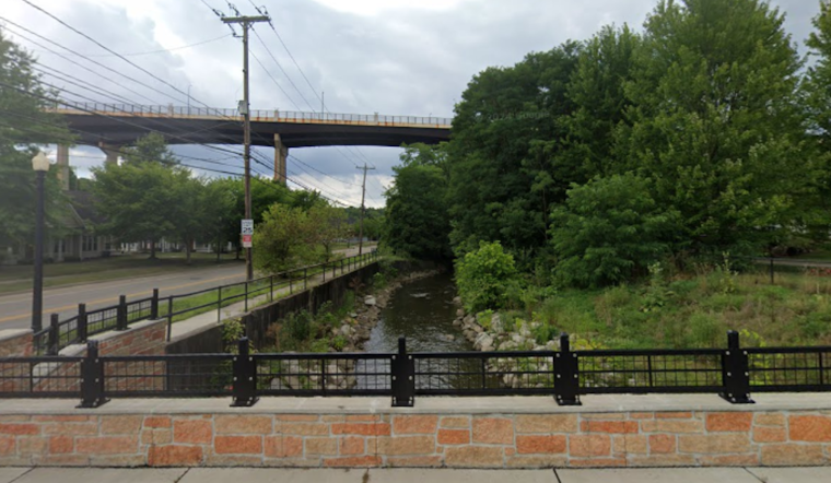 Akron Firefighters and EPA Respond to Oil Spill in Little Cuyahoga River, Source and Impact Under Investigation