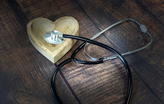 American Heart Association Highlights Evolution in Critical Care Cardiology, Cites UC's Dr. Richard Becker's Insights