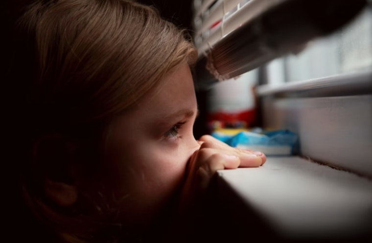 Arizona Officials Urge Stronger Child Safety Reporting, Senate Bill 1437 Targets Gaps in School Protocols