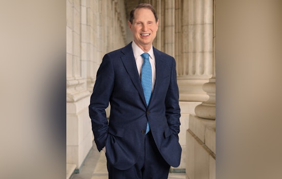 Bipartisan Effort Led by Oregon Senator Wyden Seeks Fair Overtime Pay for Truckers